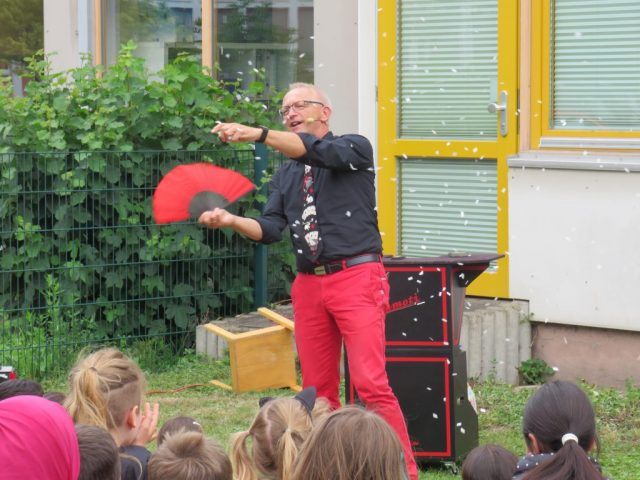 Zauberer Samoti während seiner Show