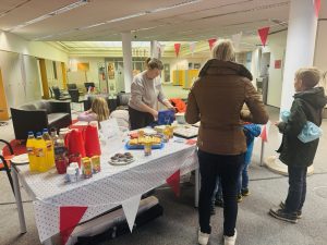 Kuchen- und Waffelbuffet beim Weltspartag